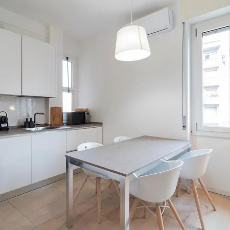 New Apartment Close To Navigli - Iulm - Ponti דירה מילאנו